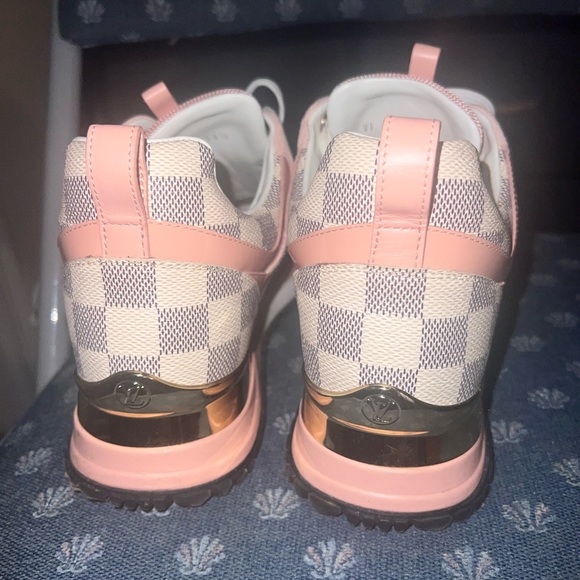 LOUIS VUITTON SUEDER DAMIER AZUR RUN AWAY SNEAKERS